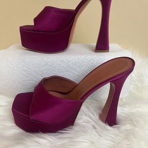 Amina muddai Dalida sandal